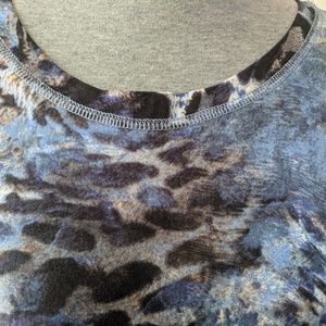Womens 2x top by Karen Kane